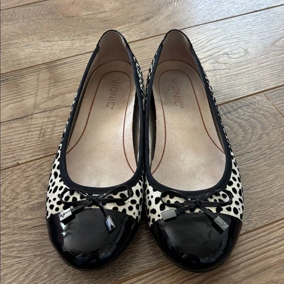 Vionic Minna Spot Ballet Flats Sz 8 Women's Black Patent Toes Comfort Animal - Picture 2 of 8